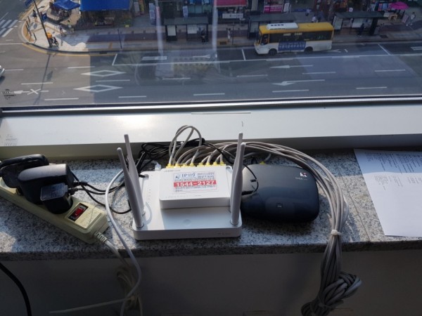 사무실랜공사 주말에 공사 끝냈습니다