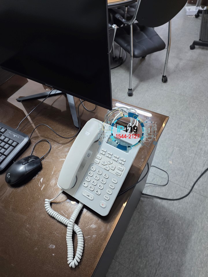 삼성동 사무실 각 자리마다 키폰과 랜선 통신선 설치 작업